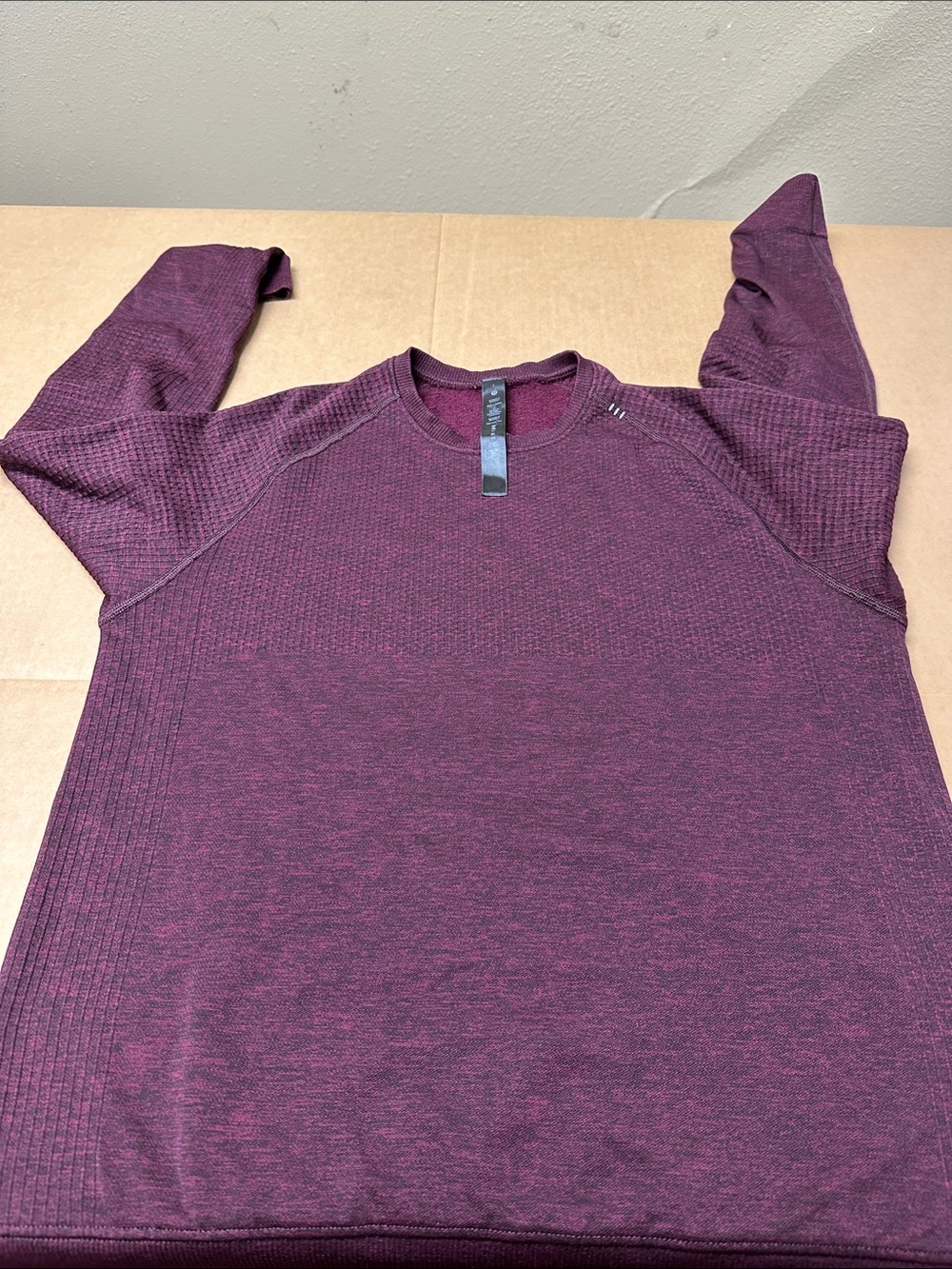 ##650, Size L, lululemon athletica Men's Crewneck Sweater in Plum